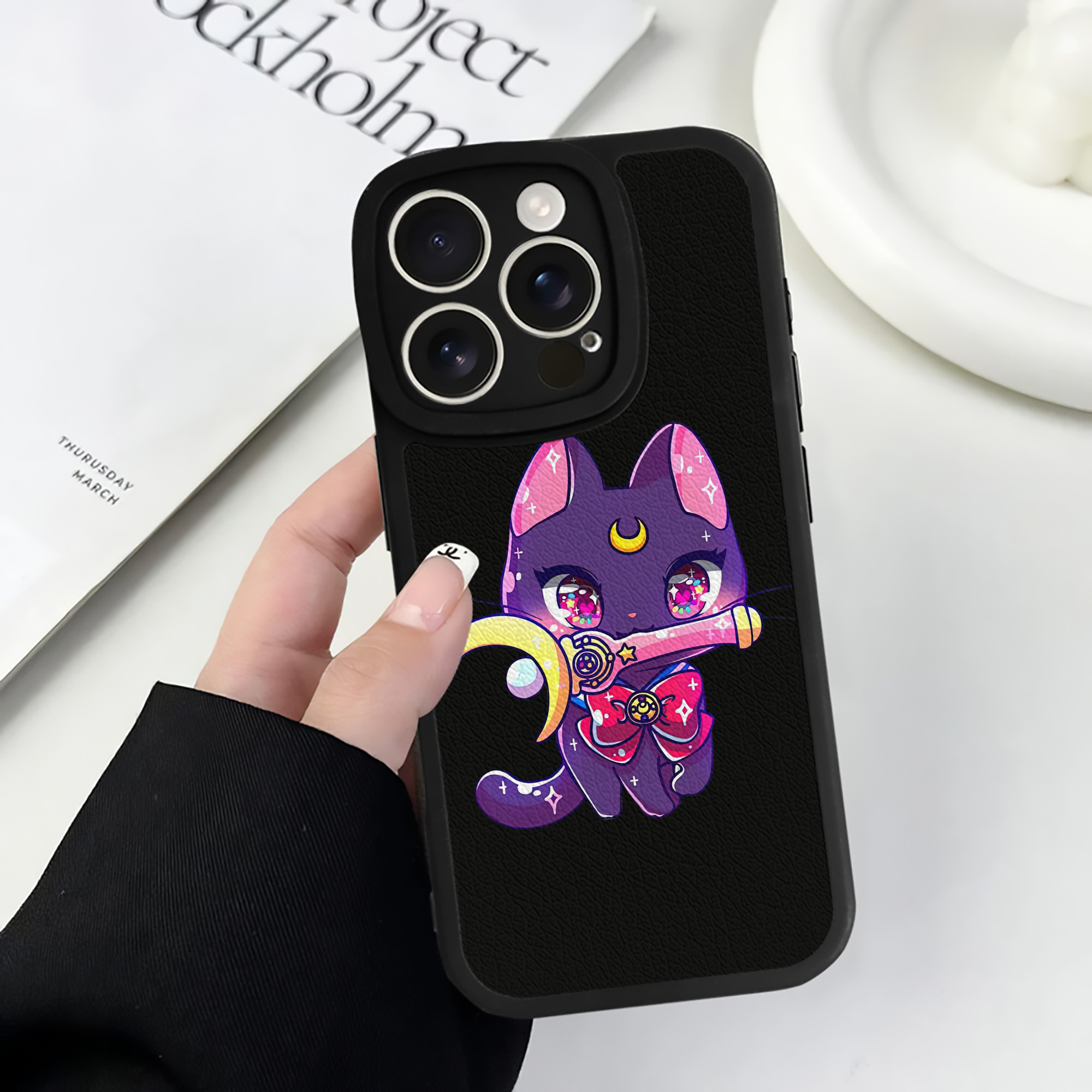 （画像用） 美少女戦士セーラームーン Sailor Moon 【iPhone 16シリーズ対応】シリコンスマホケース（レザー調） 材質：シリコン